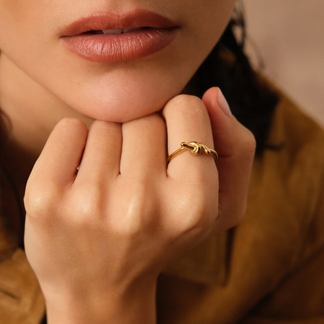 Nyssane thin ring - knot design