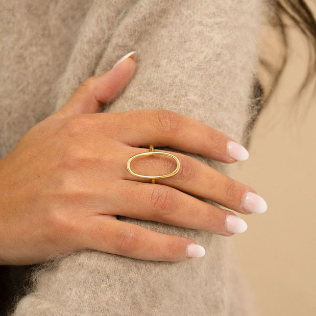 Thin ring - large openwork oval 28mm