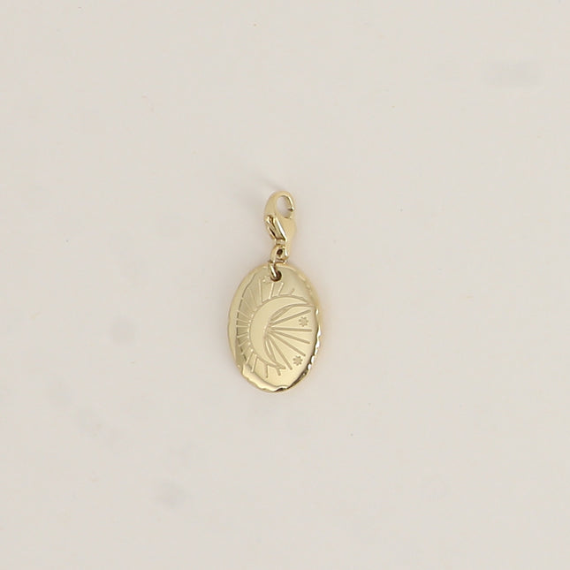 Charm - médaillon ovale avec lune et étoiles gravées