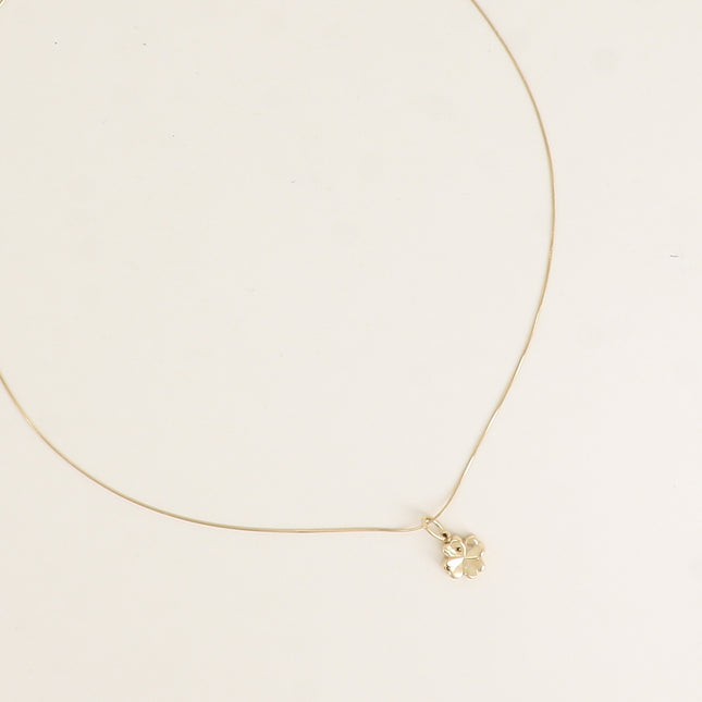 Collier - maille serpent et trèfle à 4 feuilles