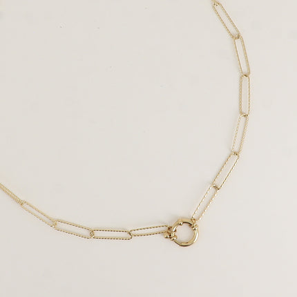 Collier - maille ovale aux anneaux torsadés, fermoir bouée
