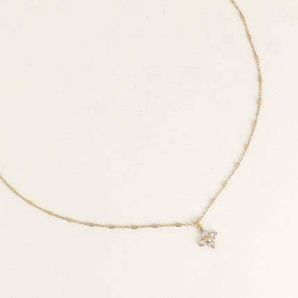 Collier - maillons rectangulaires, pendentif trèfle et cristaux