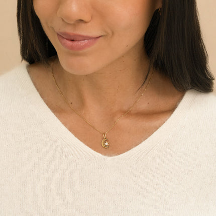 Collier - pendentif croissant de lune et étoile avec cristaux