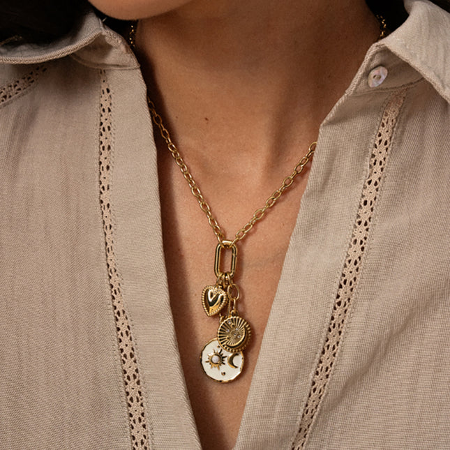 Collier Zorya - anneau mousqueton et 3 pendentifs (coeur, soleil et lune sur émail, croissant de lune et oxydes de zirconium)