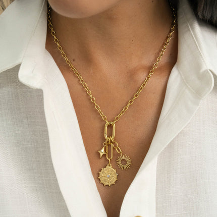 Collier - breloques (soleil, étoiles, lunes)
