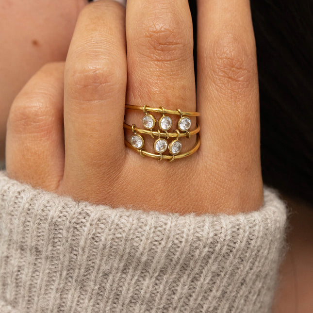 Bague - 3 anneaux et oxydes de zirconium ronds