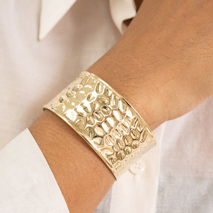 Cuff - scaly patterns
