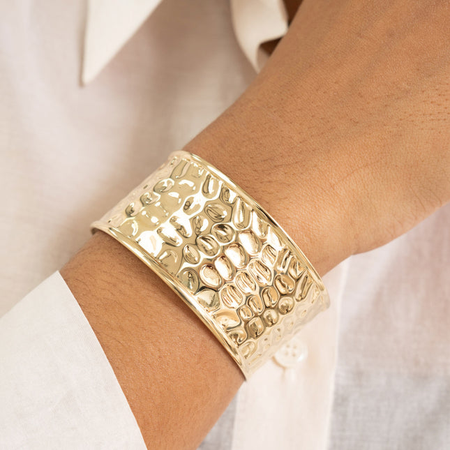 Cuff - scaly patterns