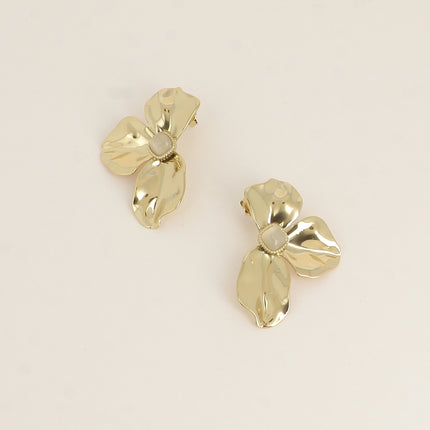 Boucles puces - feuillage et cabochon en résine
