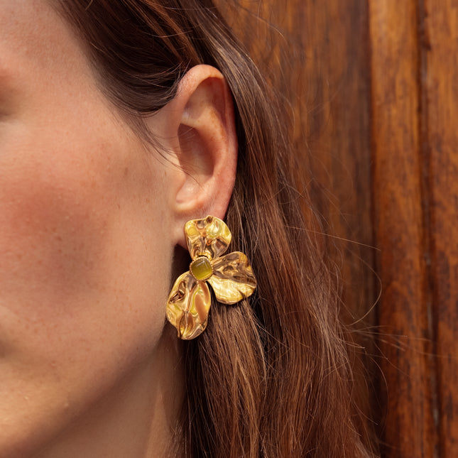 Boucles puces Calanthe - feuillage et cabochon en résine