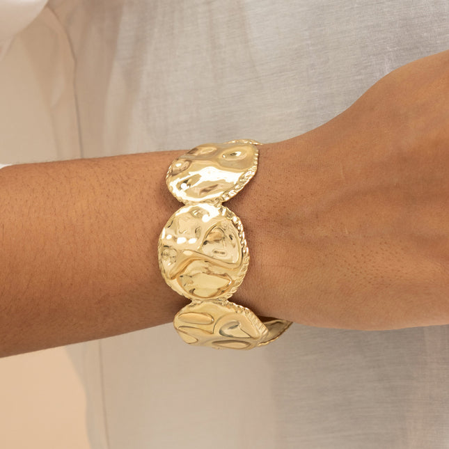 Cuff - textured circles