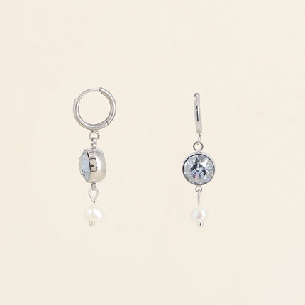 Créoles - ornées de cristaux de Swarovski® SS29 et perle d'eau douce