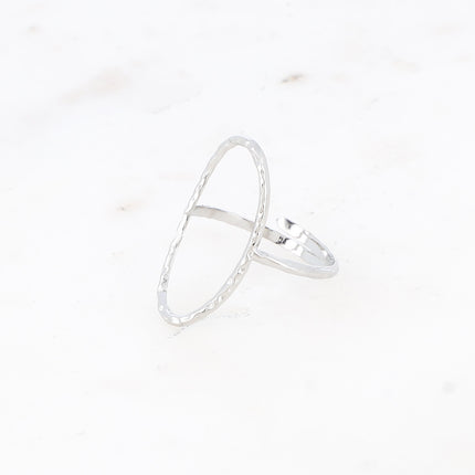 Bague fine Ilsa - ovale ajouré effet martelé