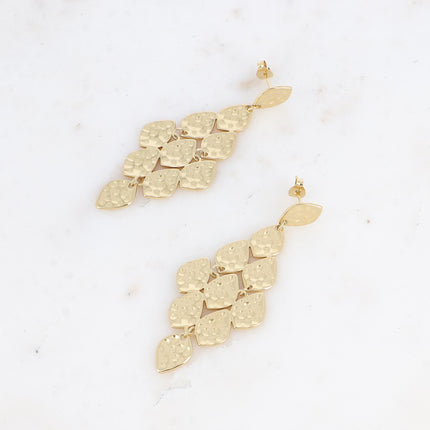 Boucles pendantes Bela - pétales martelées