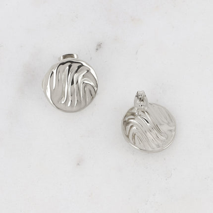 Maxie stud earrings - engraved round