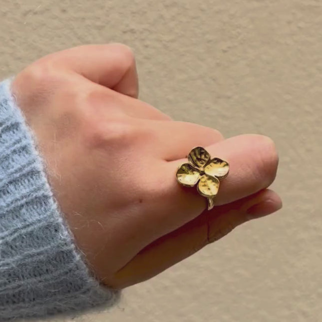 Bague rotative avec trèfle tournant
